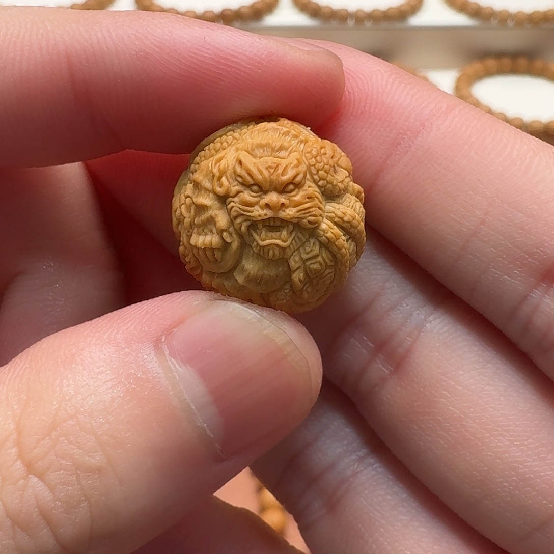 猴头核桃吊坠玄阴四像