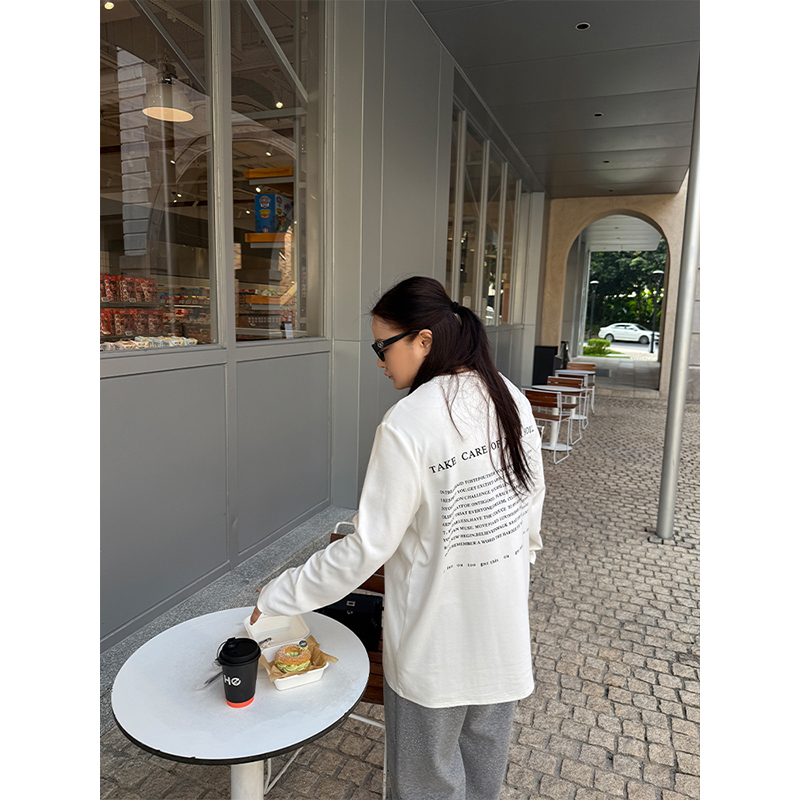 铅笔小鑫大码女装 宽松剪裁 字母撞色 宽松显瘦印花正肩T恤