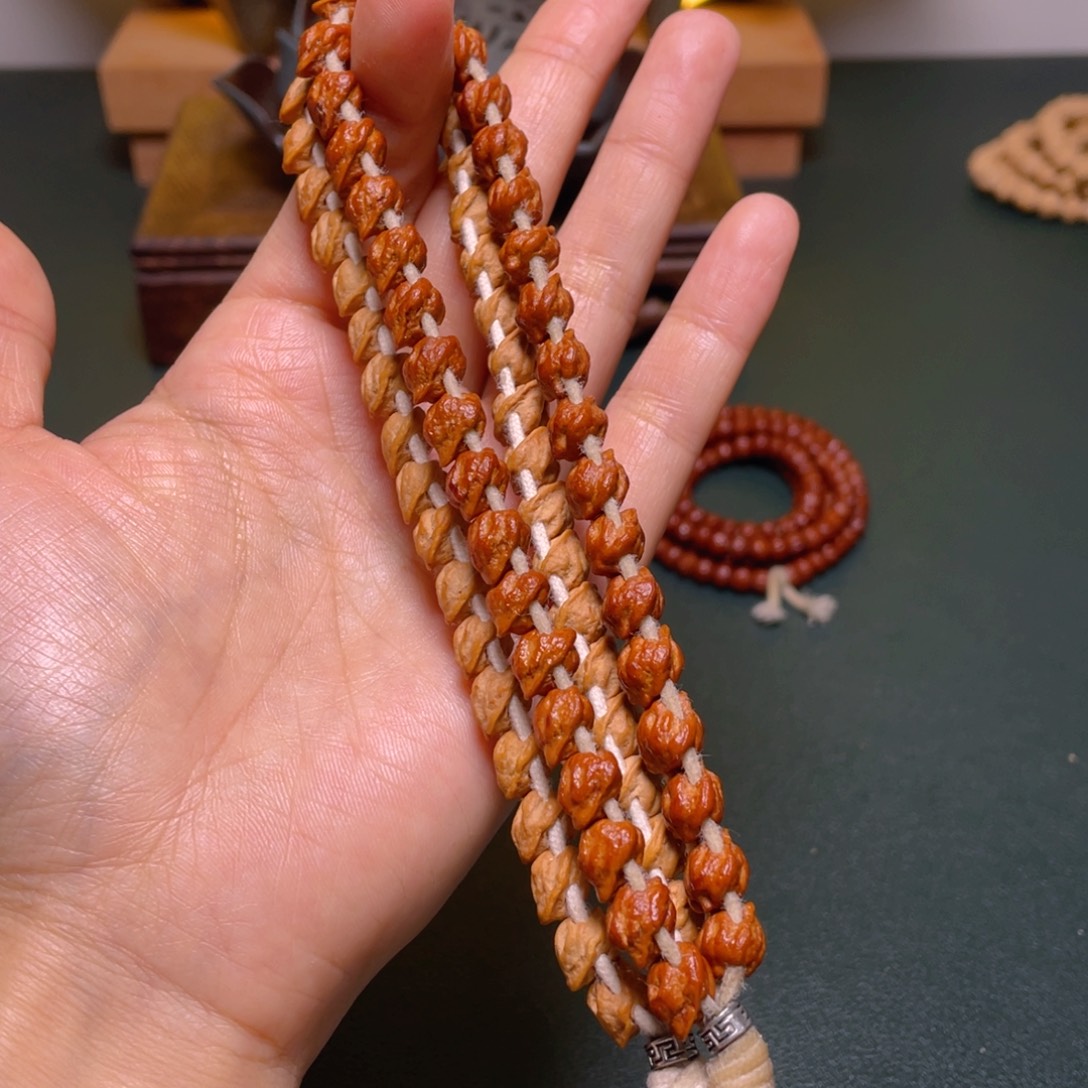 吊坠柏香籽/百香籽蛇骨手持