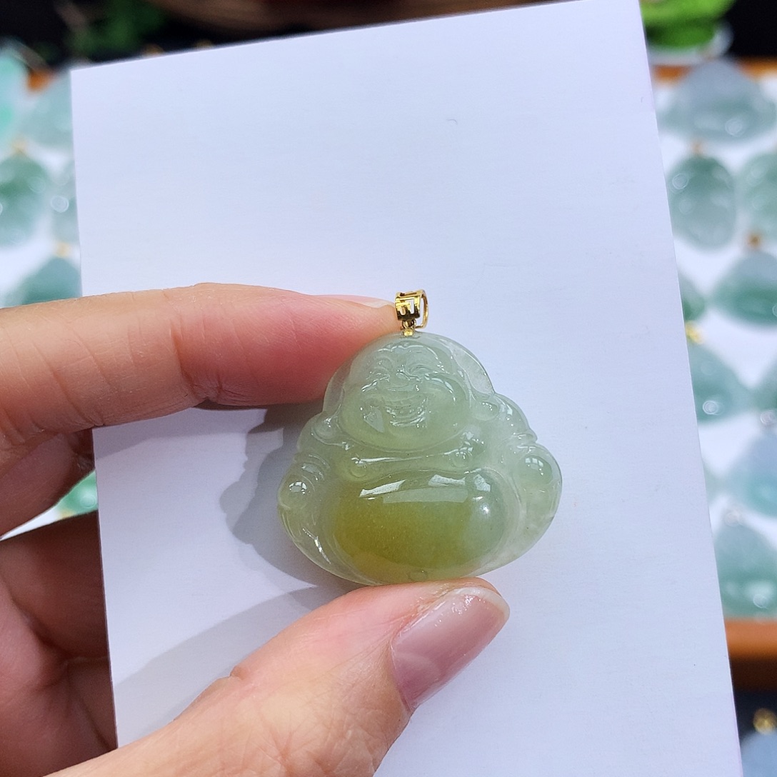 翡翠18K金镶嵌颈饰翡翠吊坠