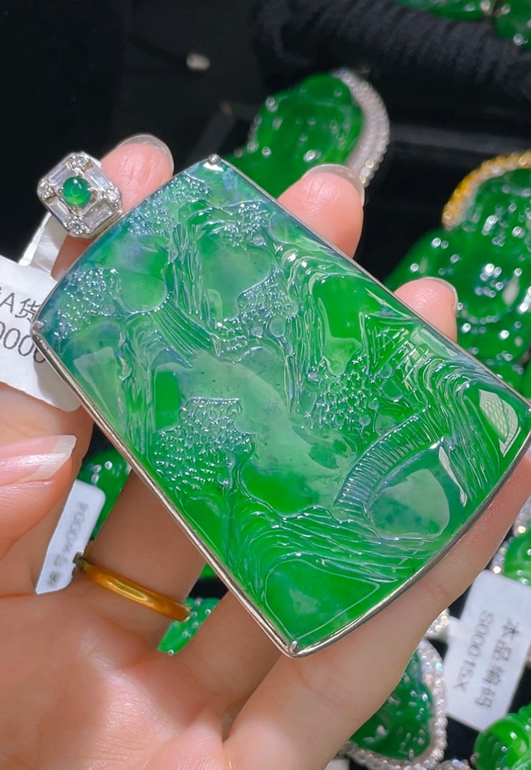 天然翡翠A货吊坠