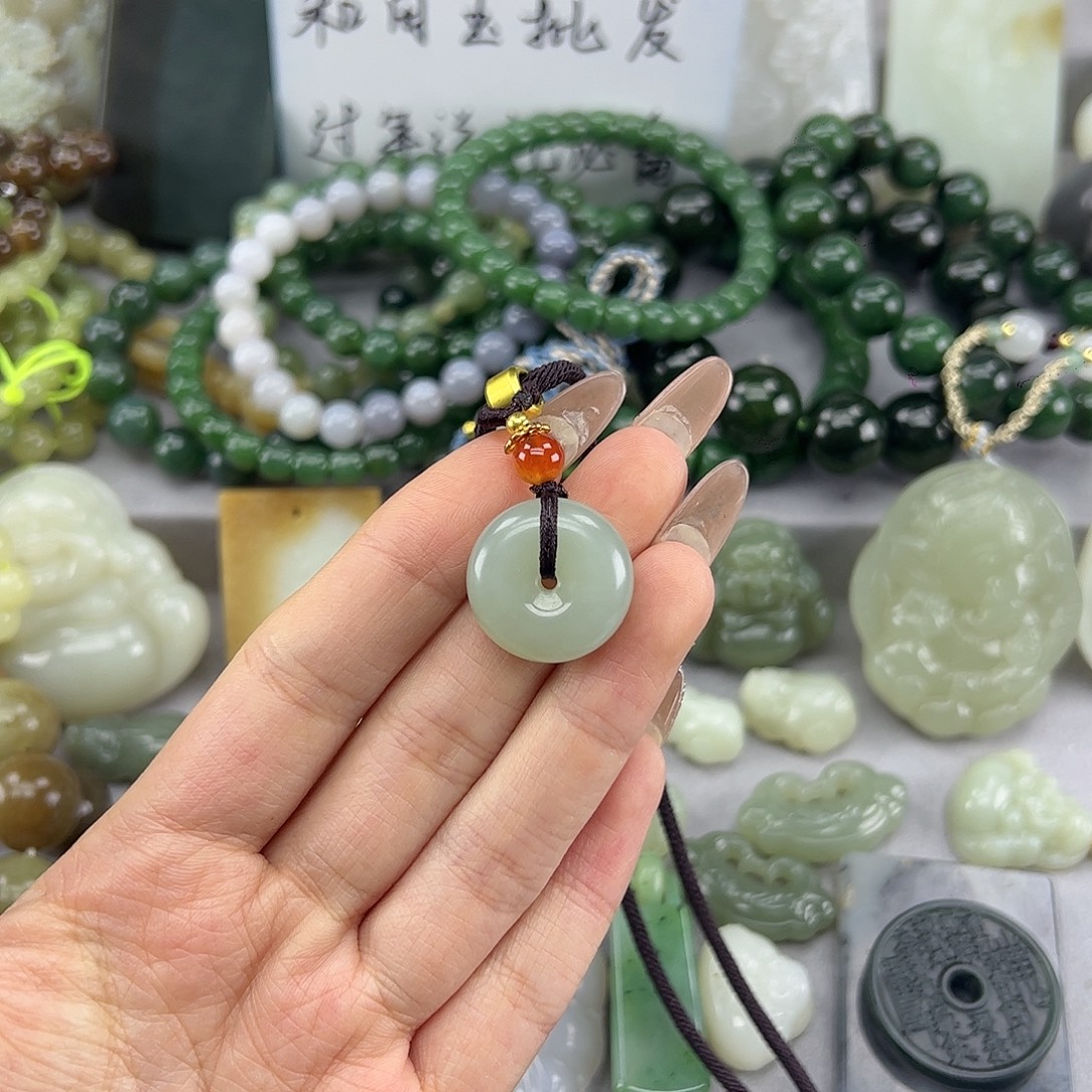 和田玉未镶嵌颈饰