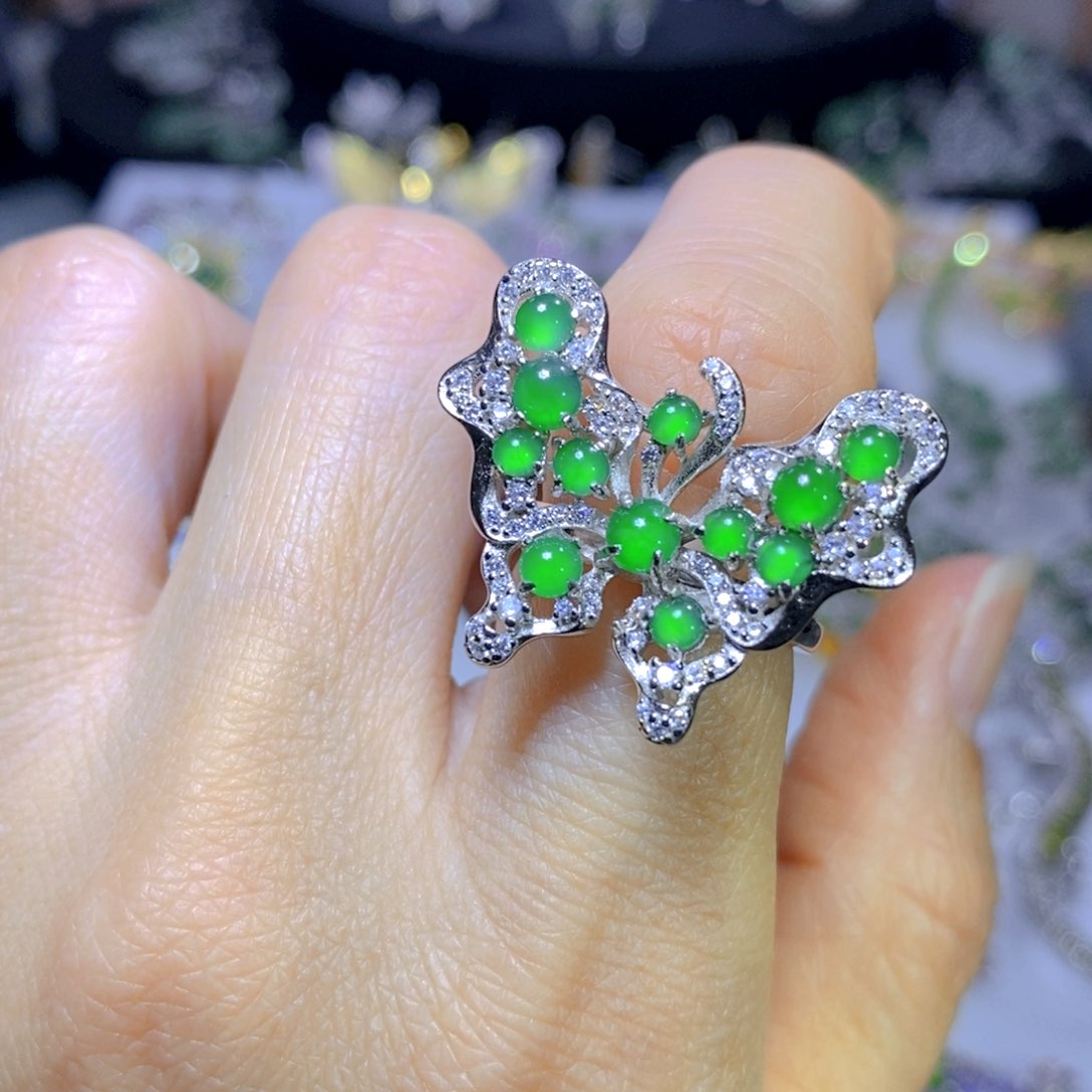 翡翠颈饰银S925镶嵌天然翡翠