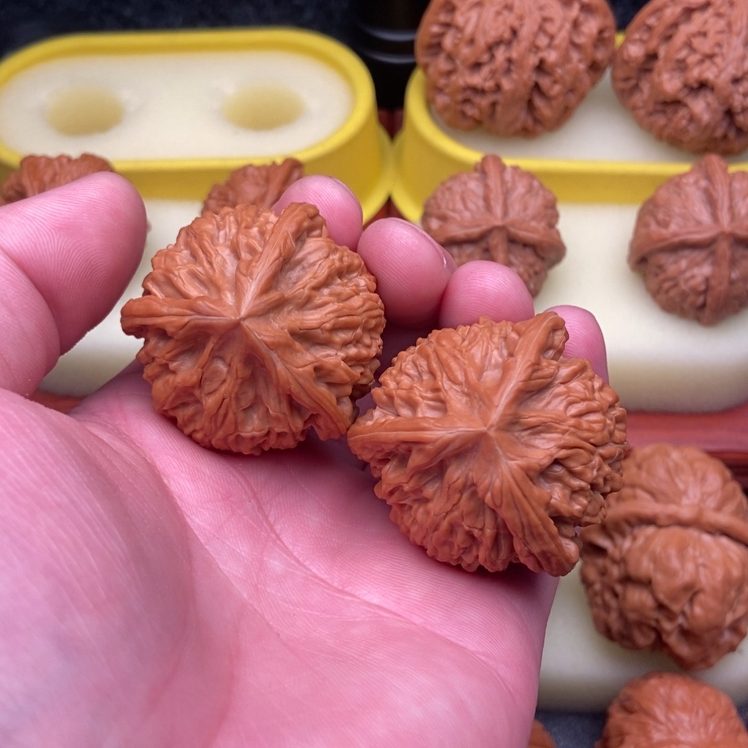 文玩核桃把件依**亍三棱40