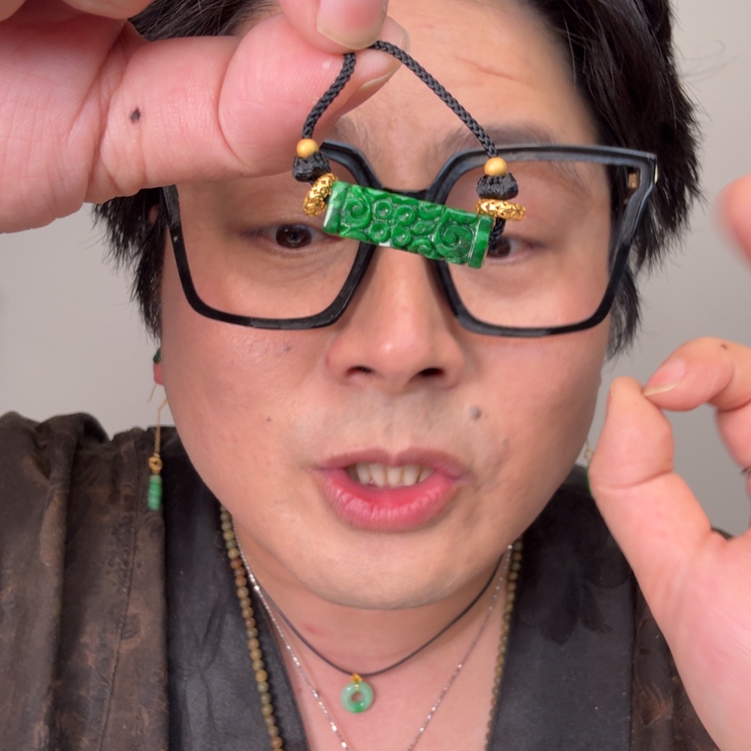 翡翠18K金镶嵌颈饰一件