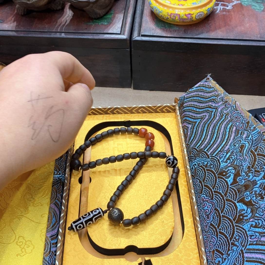 大叶紫檀（黑酸枝木类）