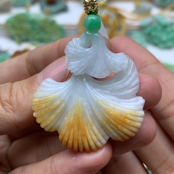 翡翠颈饰未镶嵌翡翠