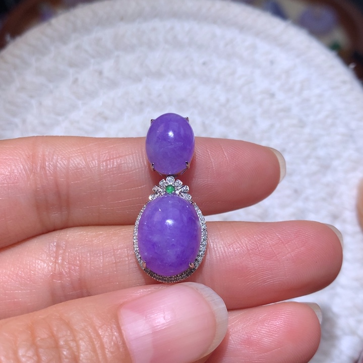 翡翠颈饰18K金镶嵌可*红妖紫吊坠