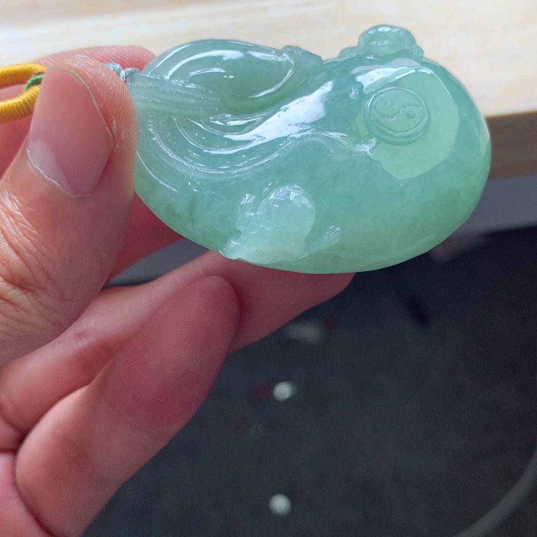 翡翠颈饰未镶嵌吊坠