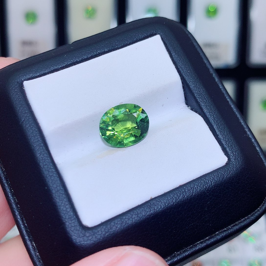 裸石未镶嵌碧玺3.76克拉，特价