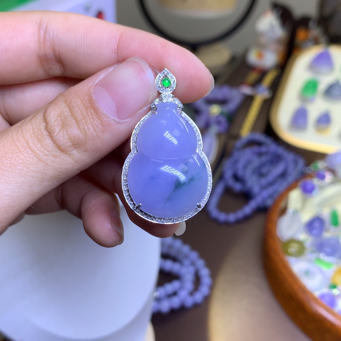 翡翠颈饰18K金镶嵌翡翠