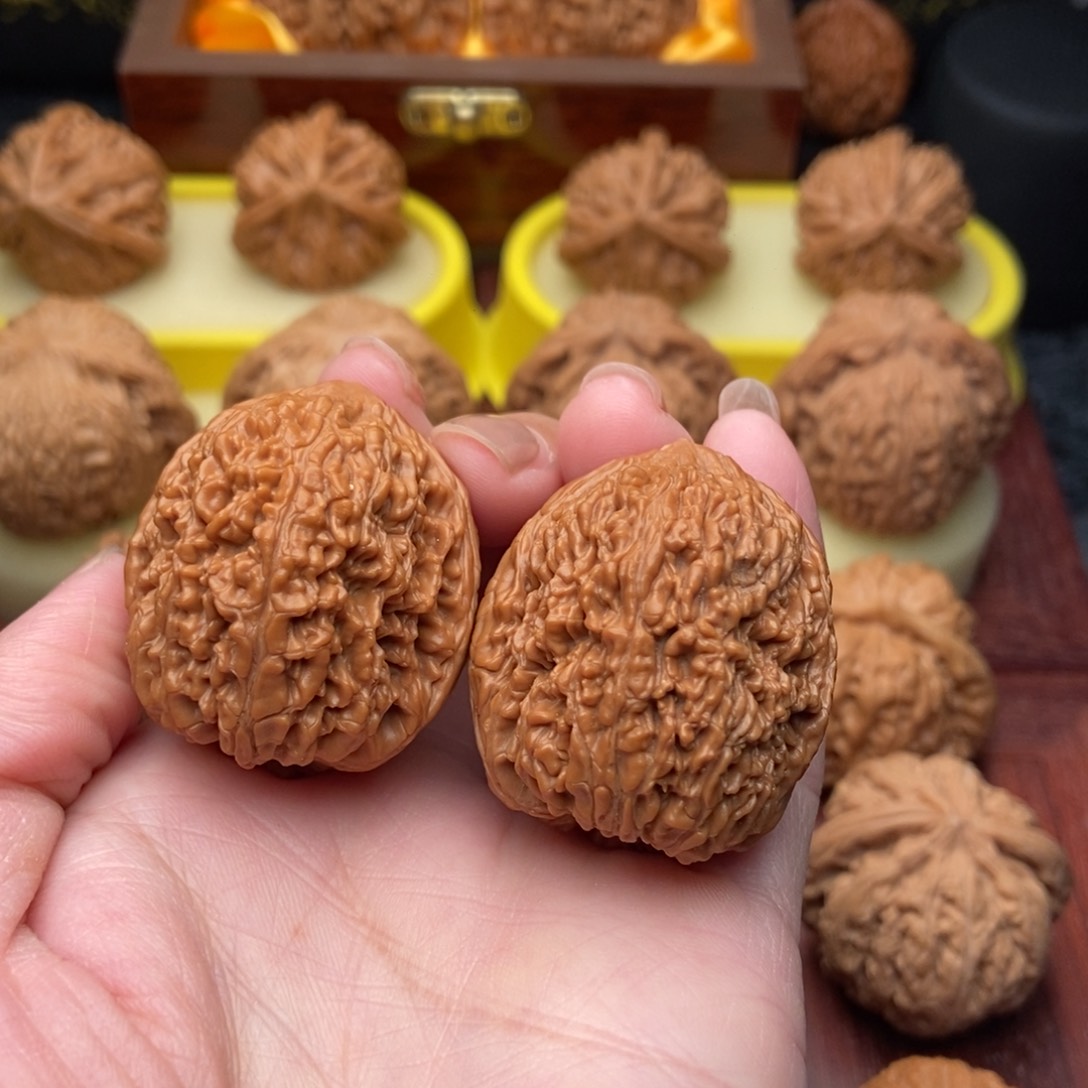 桃核把件卫*野生大蒜头34