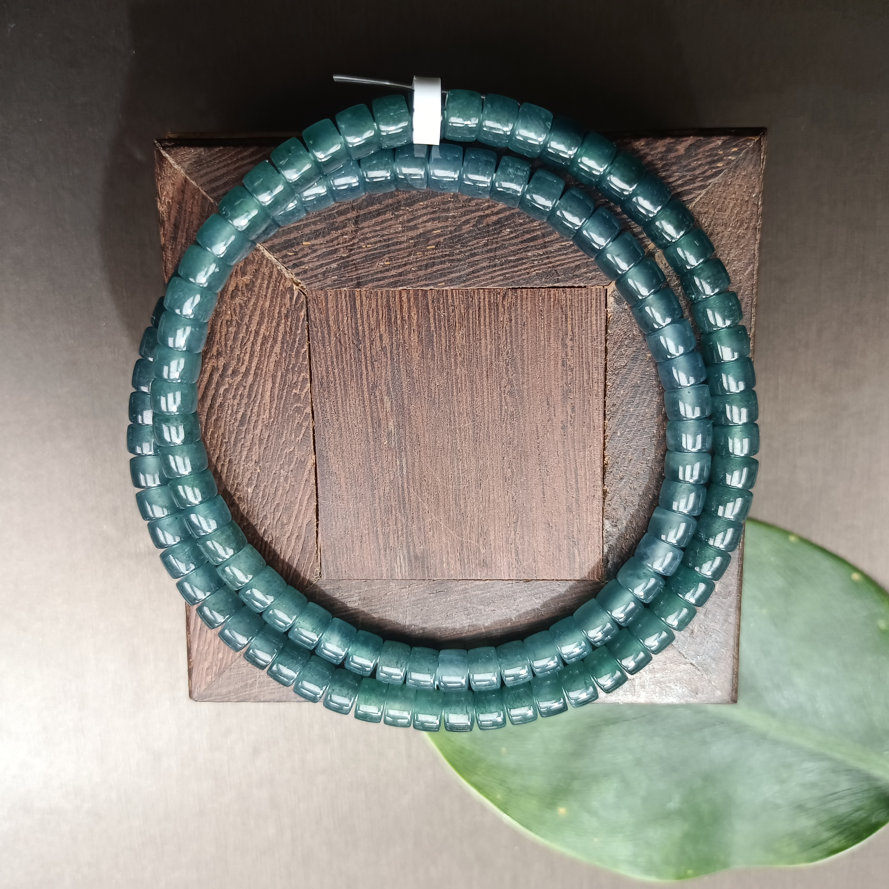 天然A货翡翠卡6×4mm蓝刚药片的双圈