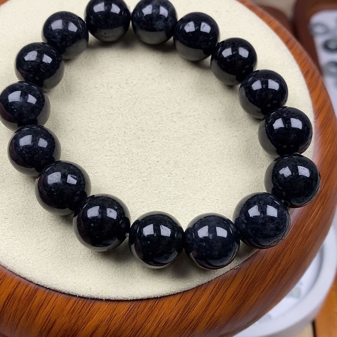 翡翠戒指未镶嵌乌鸡大卡手串