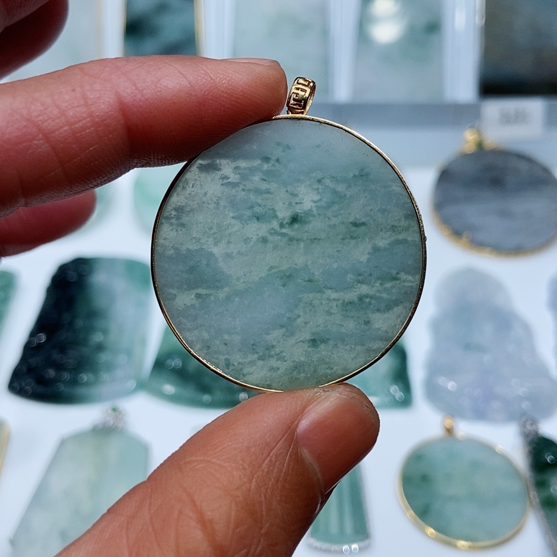 翡翠吊坠(不含链)18K金镶嵌