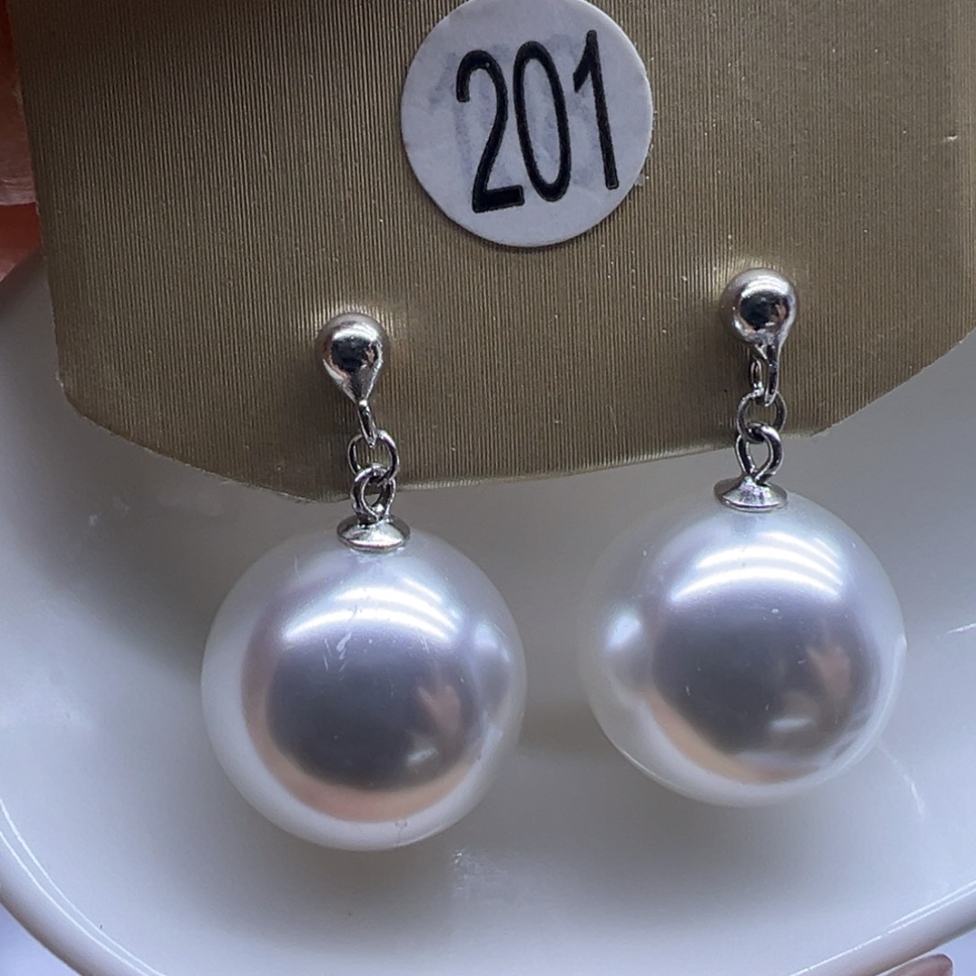 淡水珍珠银S925镶嵌耳饰