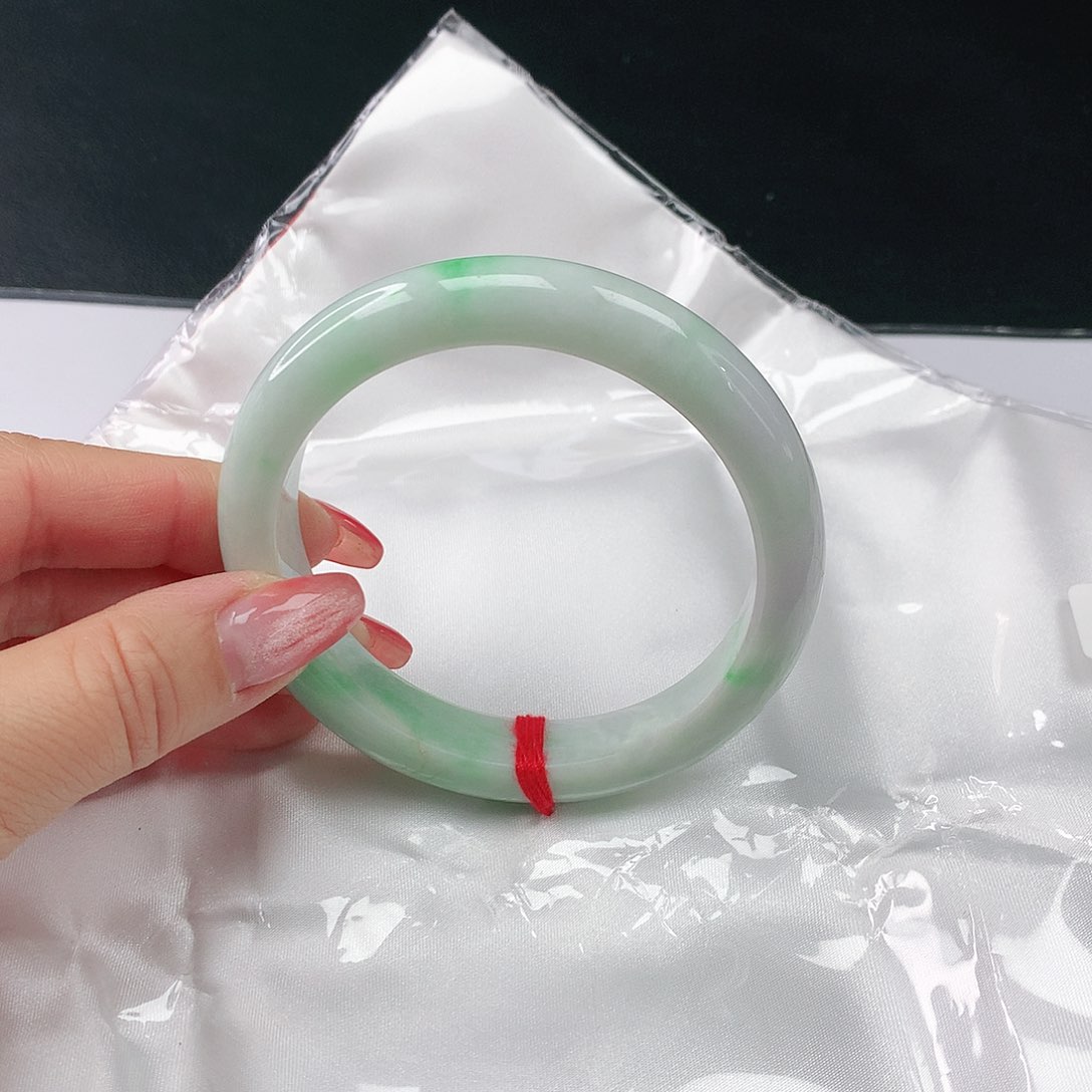 翡翠手镯未镶嵌翡翠012