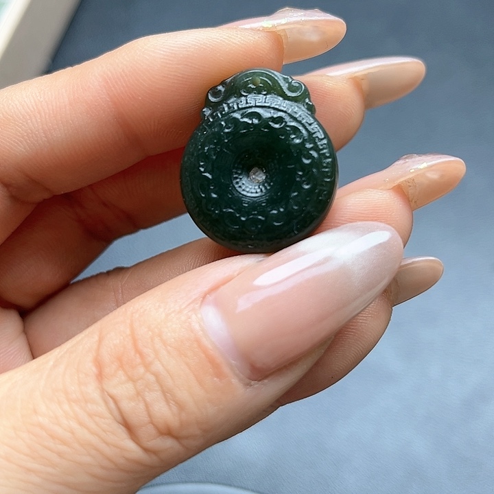 【闪购商品】颈饰未镶嵌和田玉