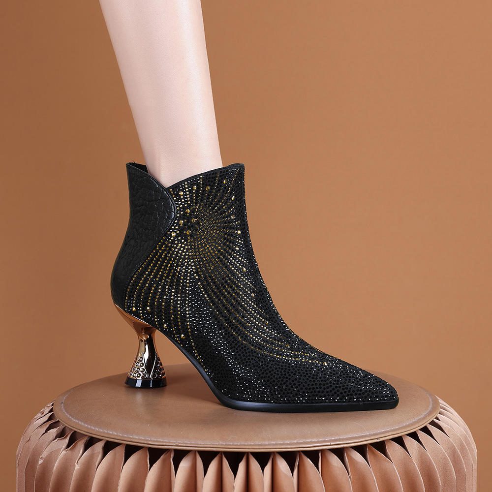 2025年新款欧美优雅显腿长气质短靴中跟尖头简约时尚百搭女靴3592