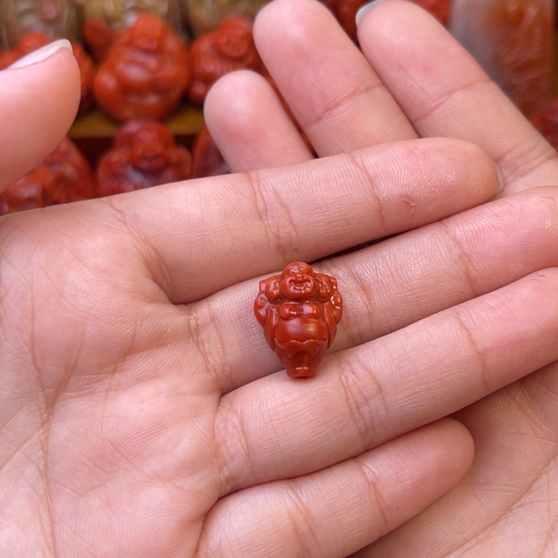 游***。南红玛瑙未镶嵌川料瓦西佛公三通