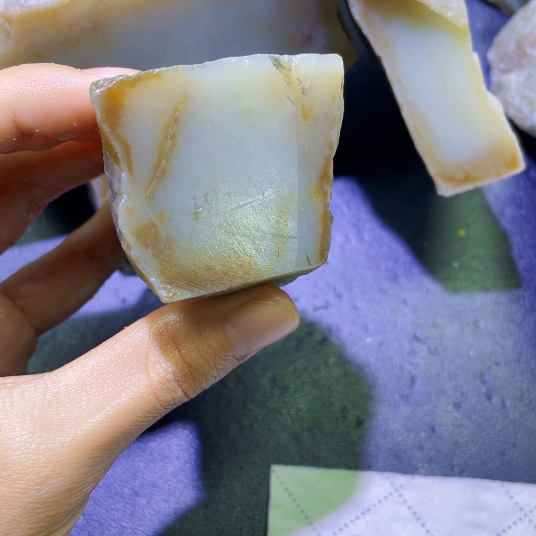 和田玉未镶嵌珠宝半成品