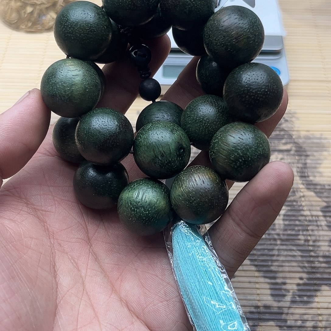 沉香沉香碎屑莺歌绿