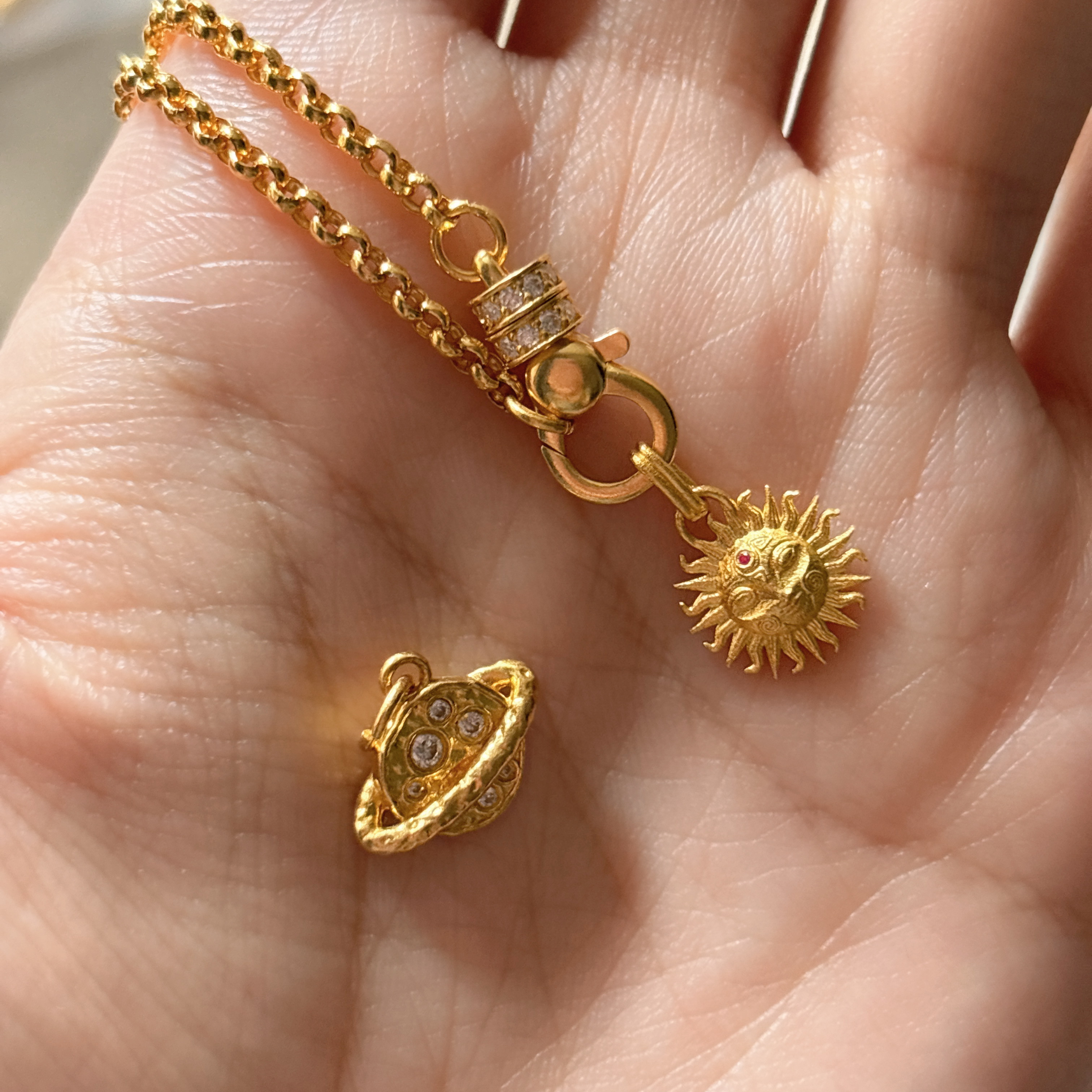 999足金太阳女神跑环珠珠链