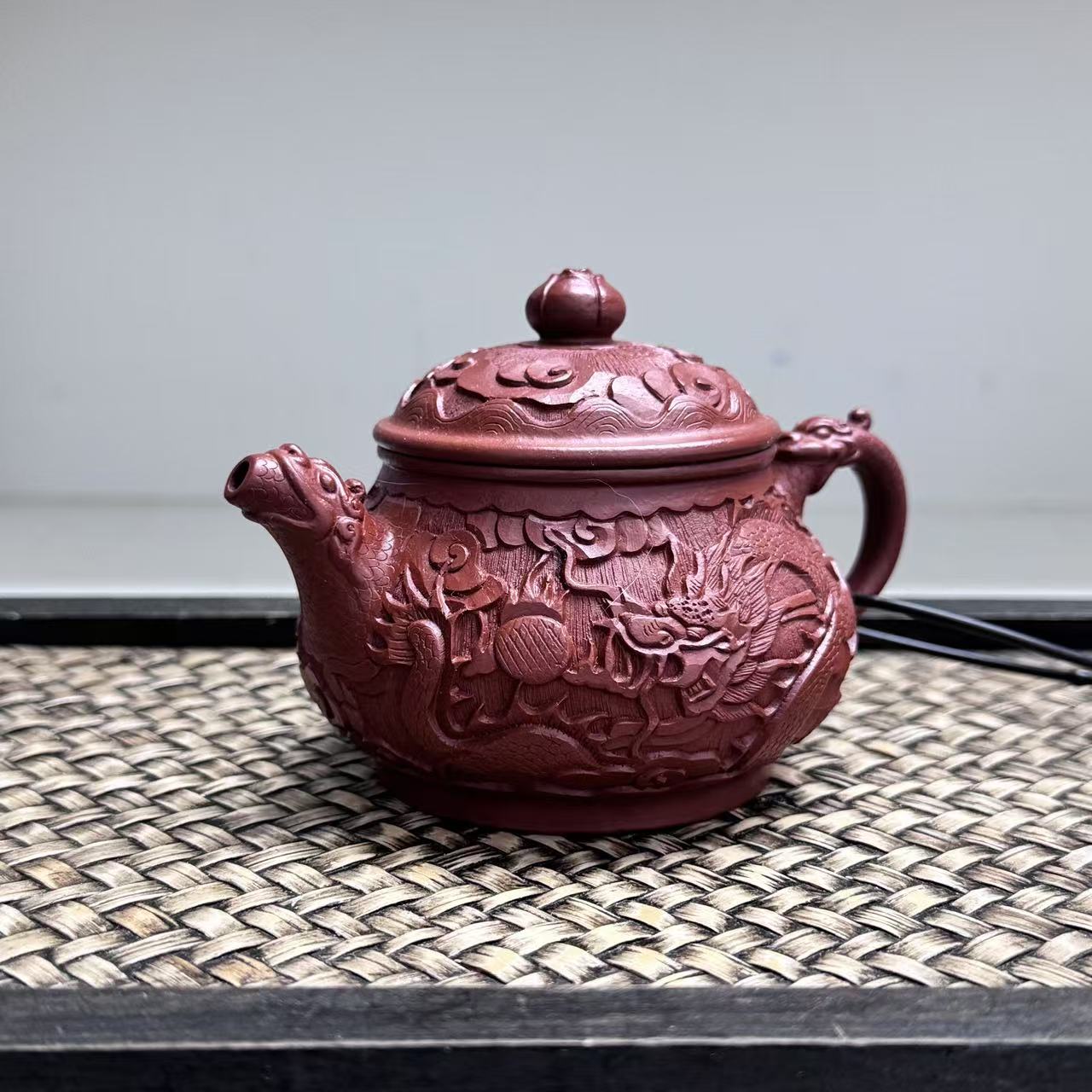【古月壶来】N2097大红袍满刻龙纹潘壶(黑金标）