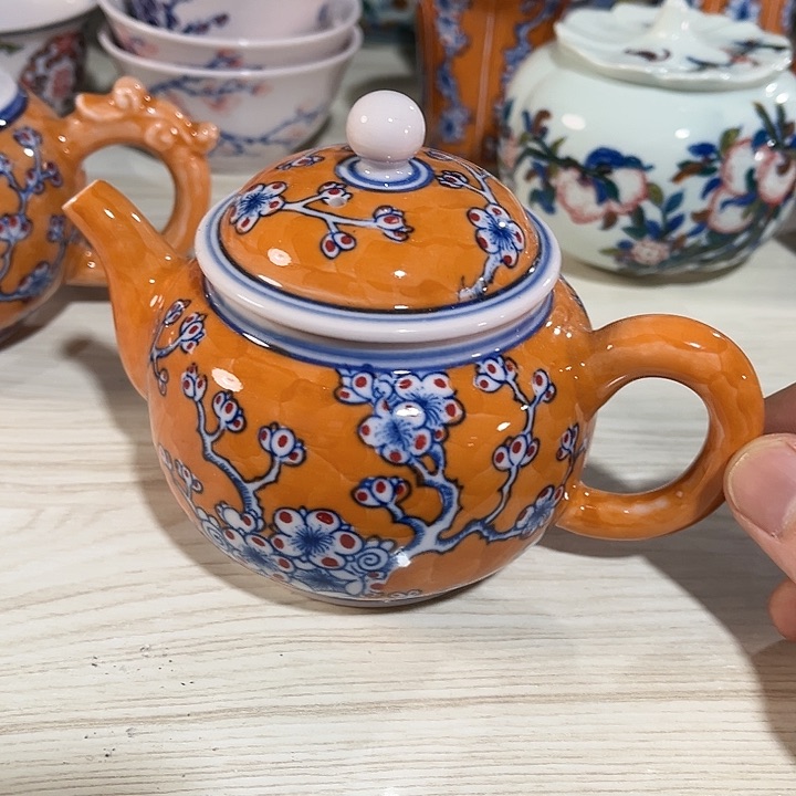 瓷片景德镇陶瓷茶壶。红。