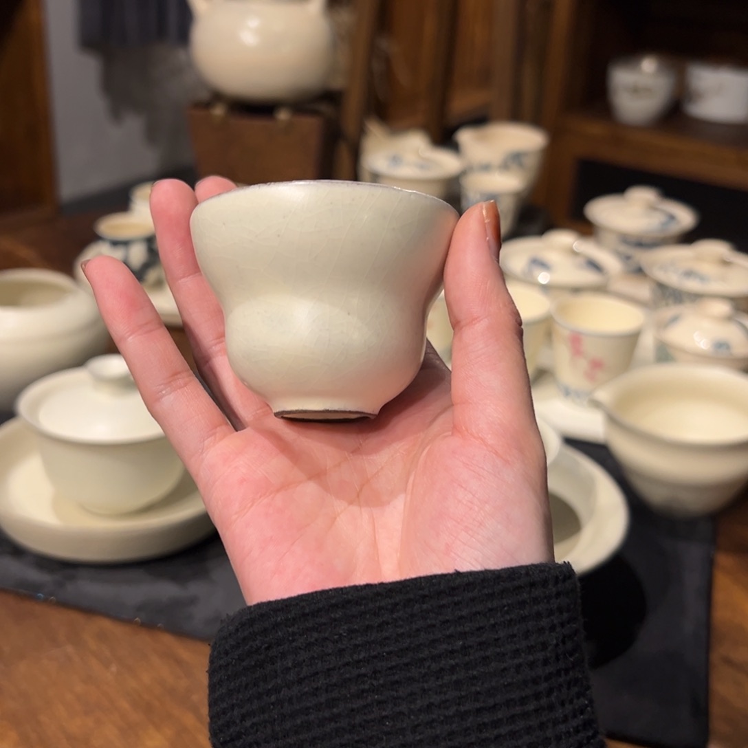 摆件陶瓷。      陶瓷。        