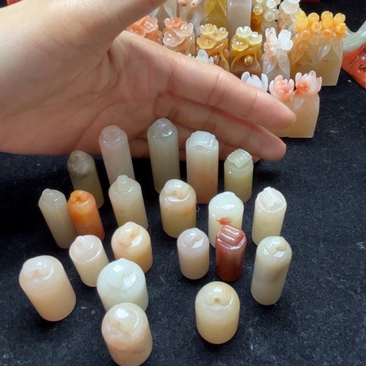 老挝石20个。。。。。。。。