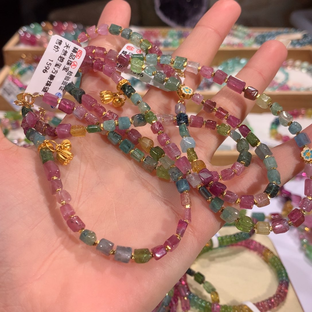 碧玺多样性发货一件未镶嵌