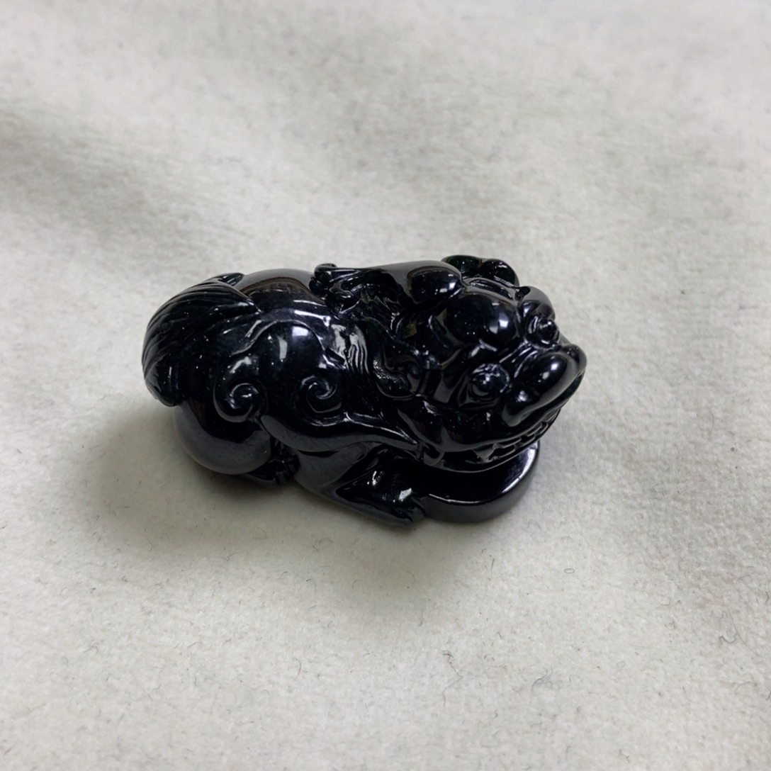 翡翠颈饰未镶嵌墨翠貔貅