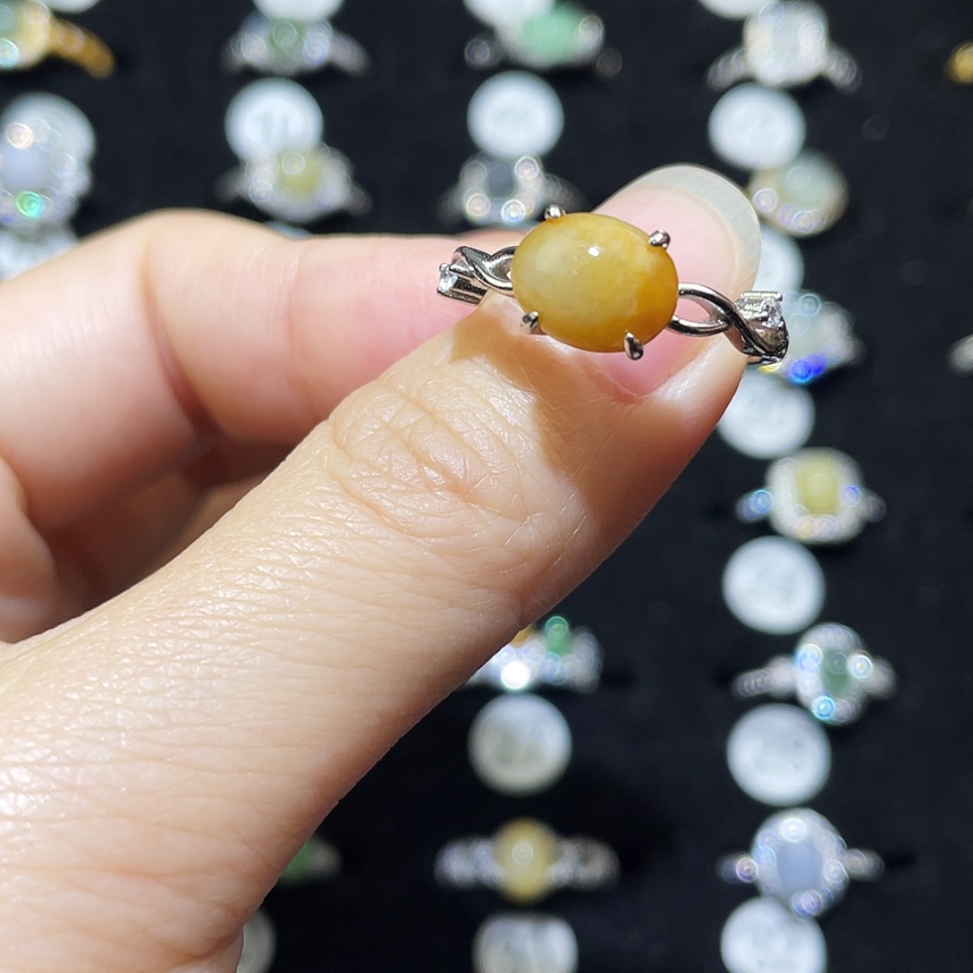 翡翠未镶嵌戒指戒指