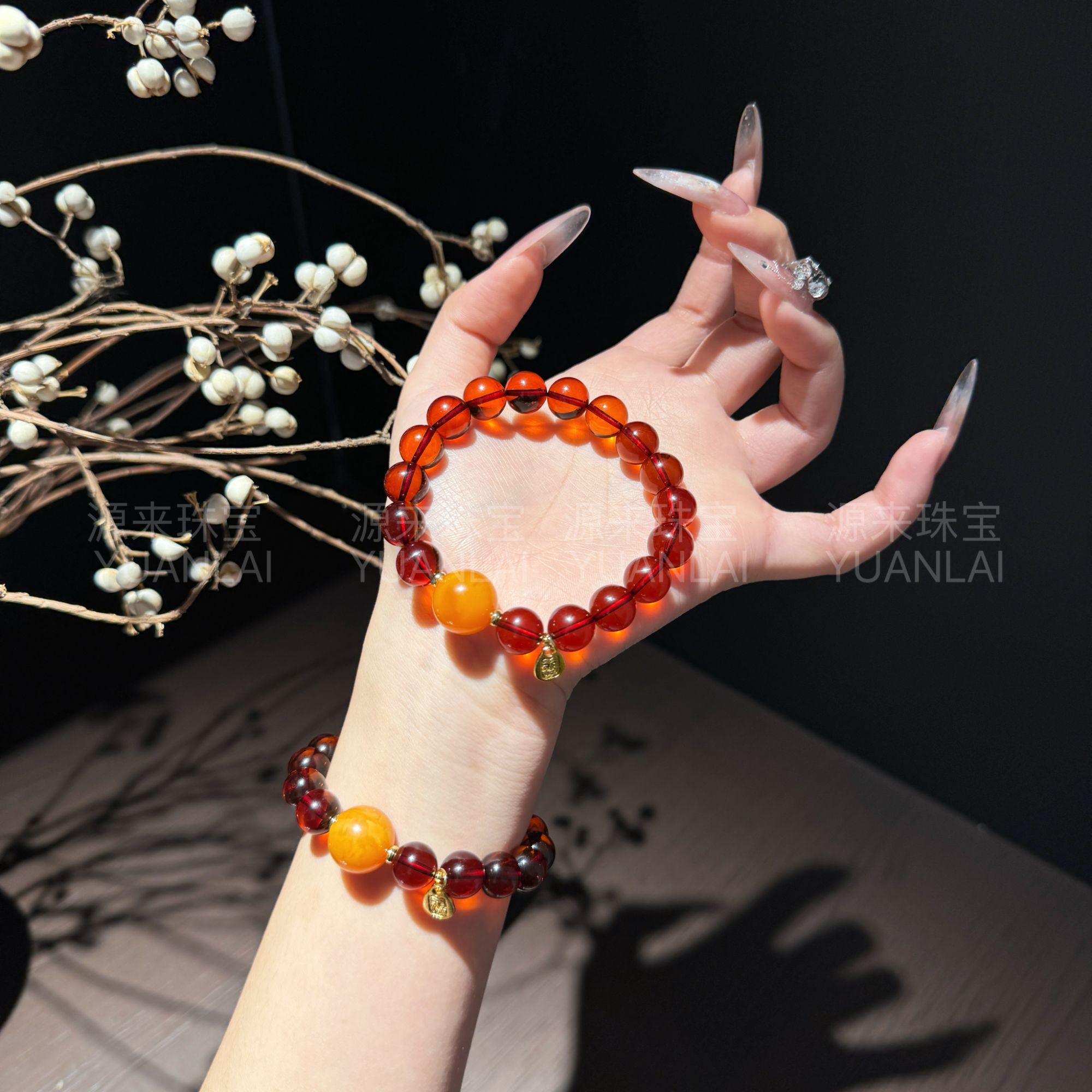 L*朱璃藏暖*血珀鸡油红手串YY3513