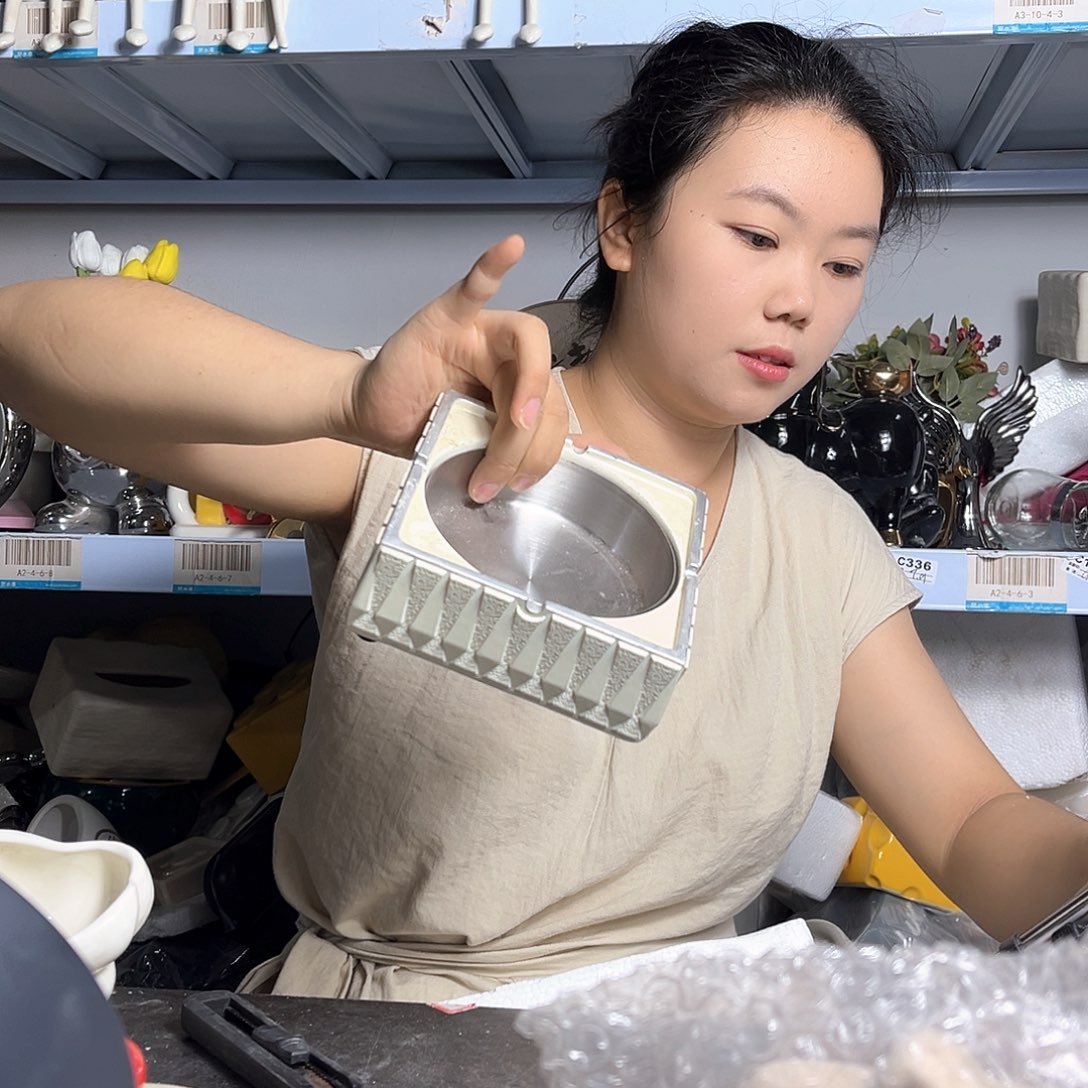 陶瓷不锈钢烟灰缸