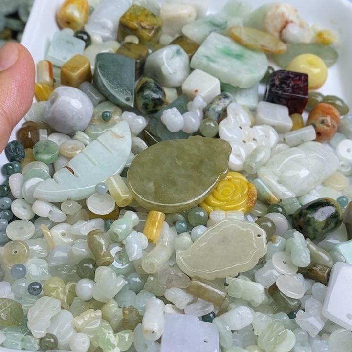 风***钟翡翠未镶嵌颈饰天然翡翠021