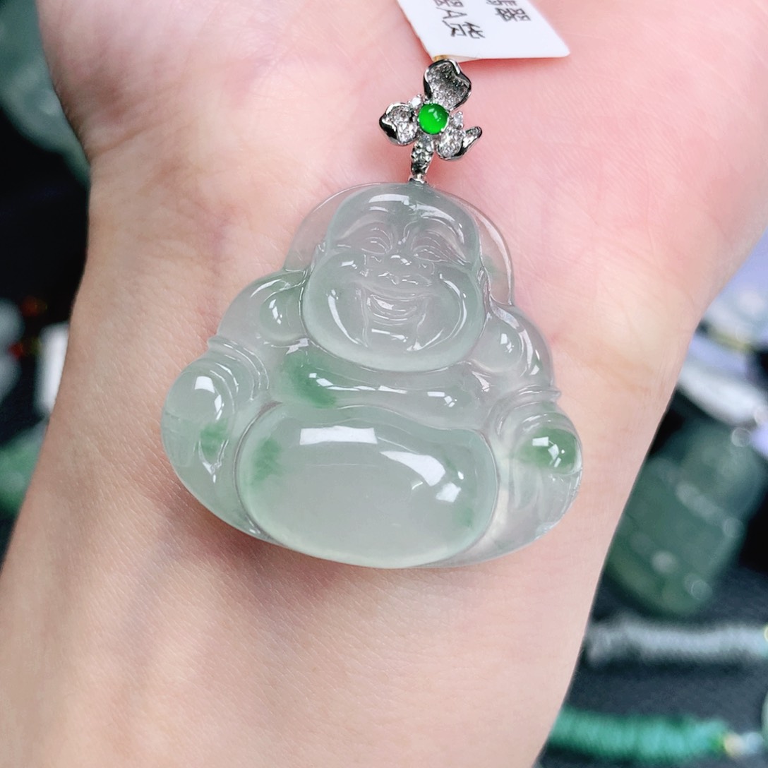 翡翠18K金镶嵌颈饰佛公