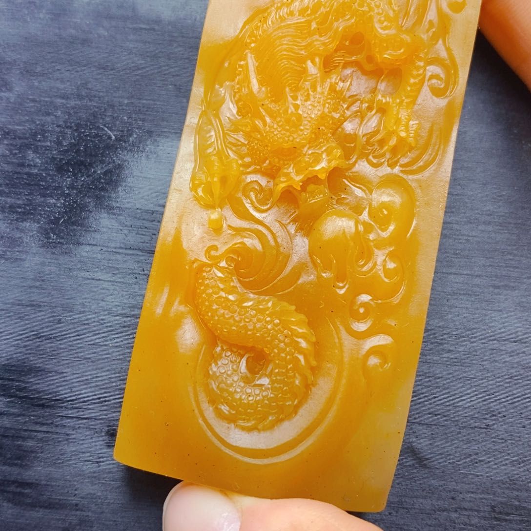 石英质玉（黄龙玉）颈饰未镶嵌