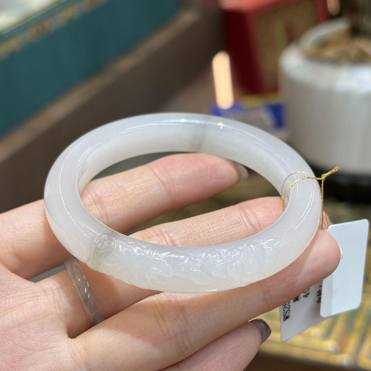 112514wt和田玉青海料白玉雕花手镯约51圈口40.2克