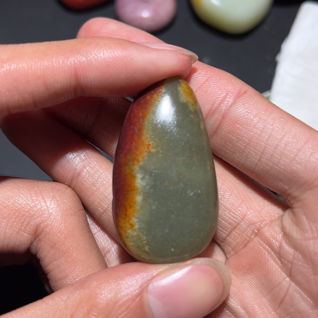 和田玉未镶嵌珠宝奇石