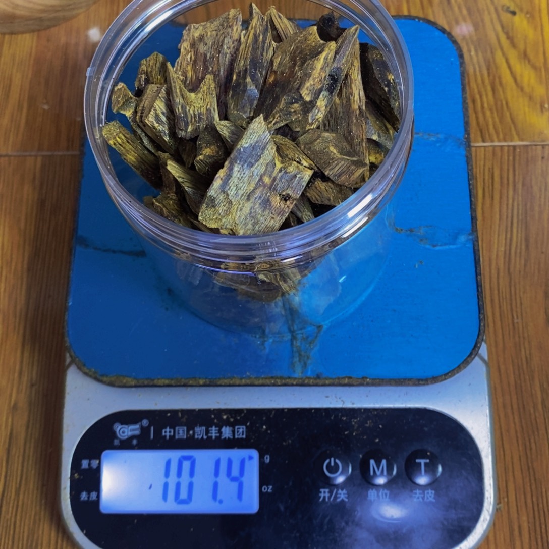 刘***爷沉香碎屑沉香棋楠陆河块料100克