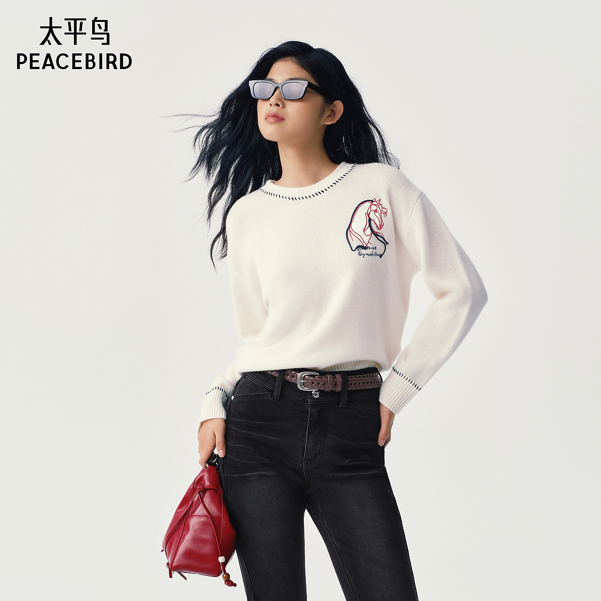 【商场同款】太平鸟26春新款全羊毛新年小马图案针织衫A3EEG1217