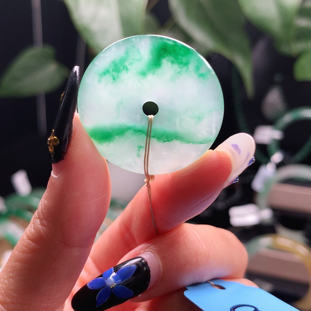 石英质玉未镶嵌吊坠