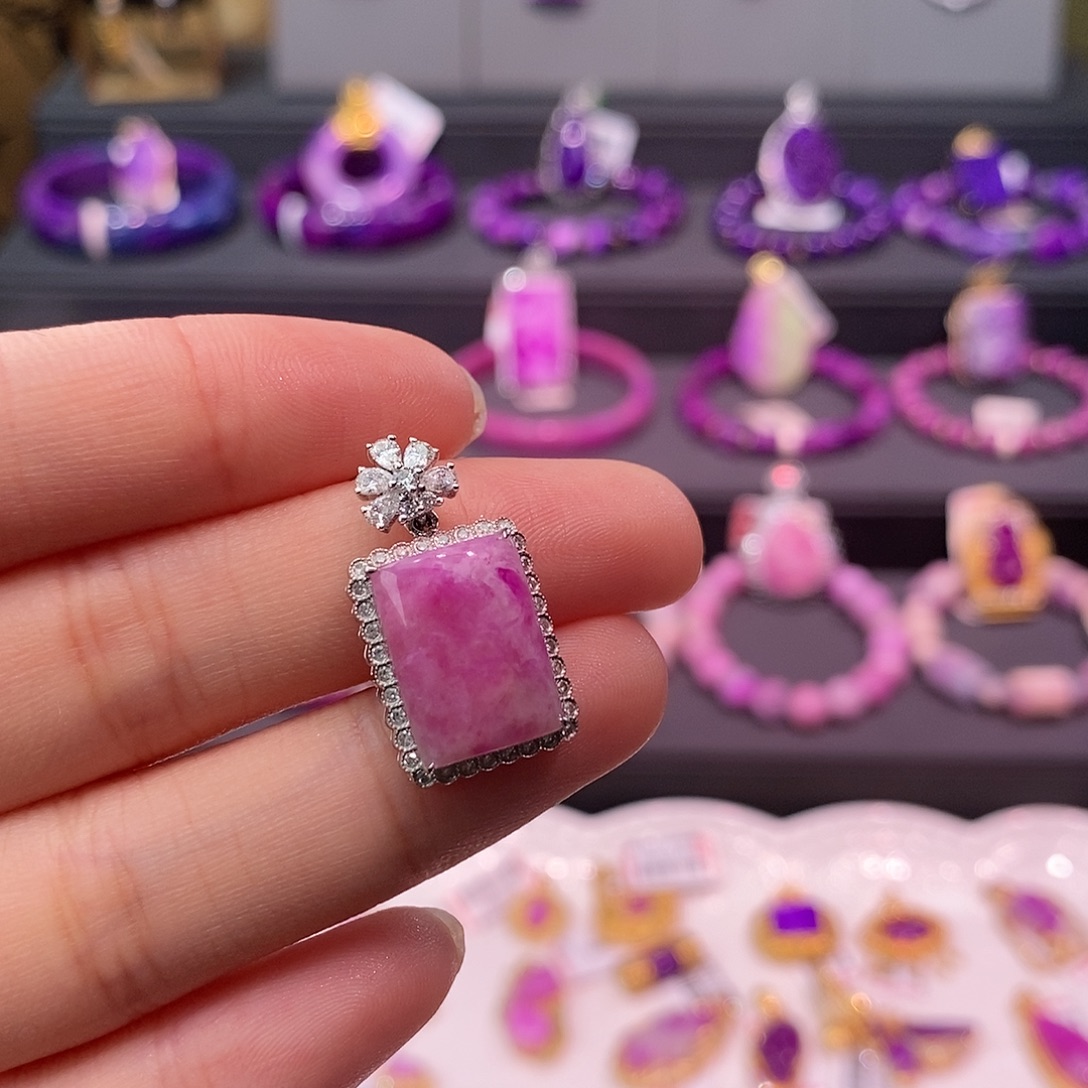 苏纪石（舒俱来）18K金镶嵌吊坠(不含链)