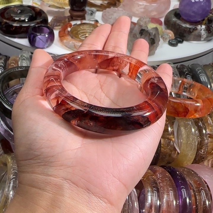 水晶手镯未镶嵌青*。红胶花手镯