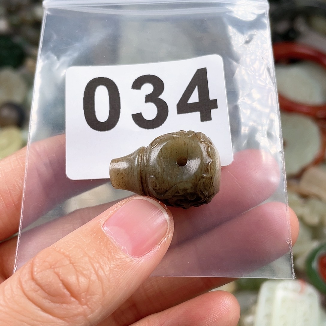 和田玉（糖玉）颈饰未镶嵌