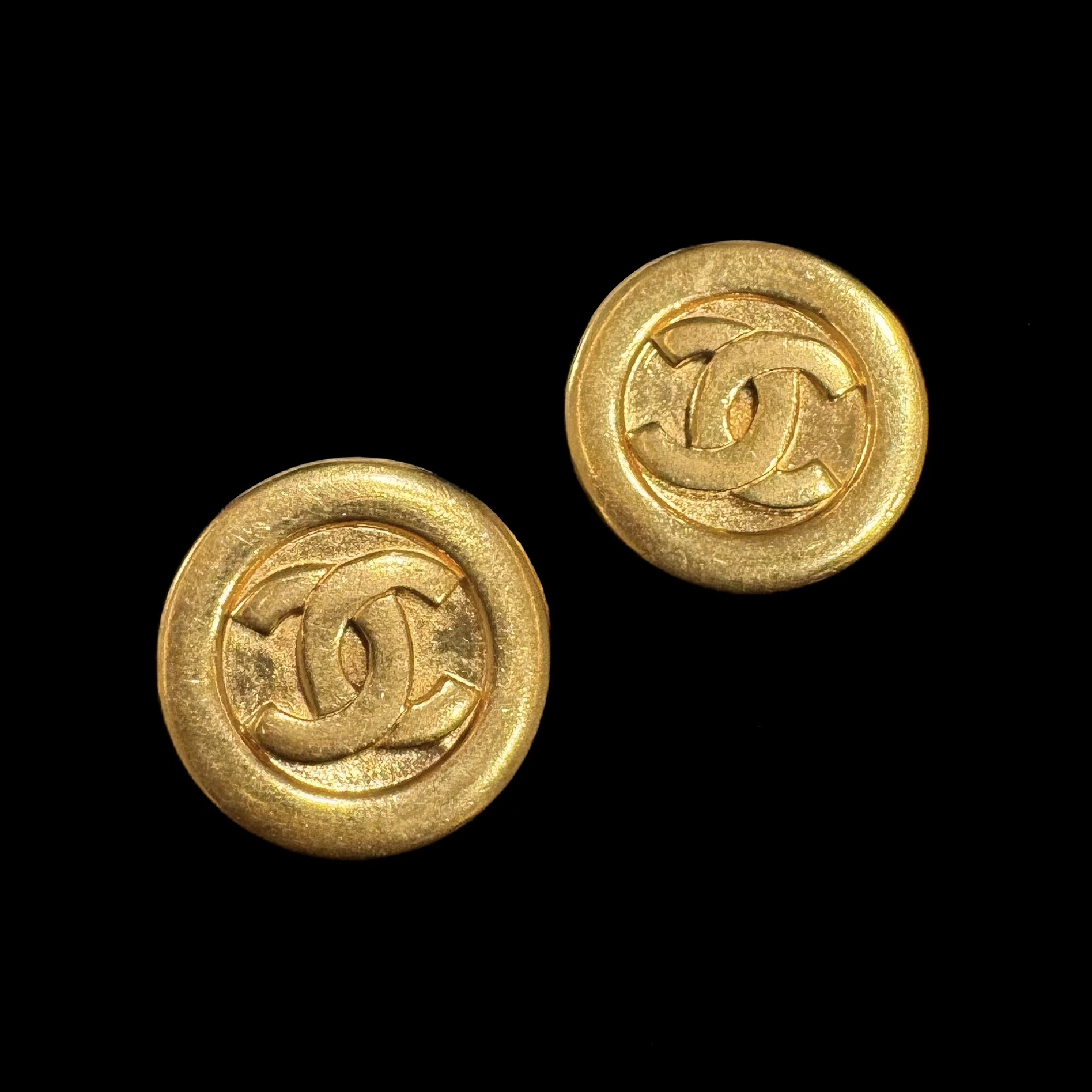 95新 Chanel/香奈儿 Chanel金色圆形双c耳夹2310061