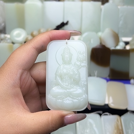 颈饰未镶嵌和田玉