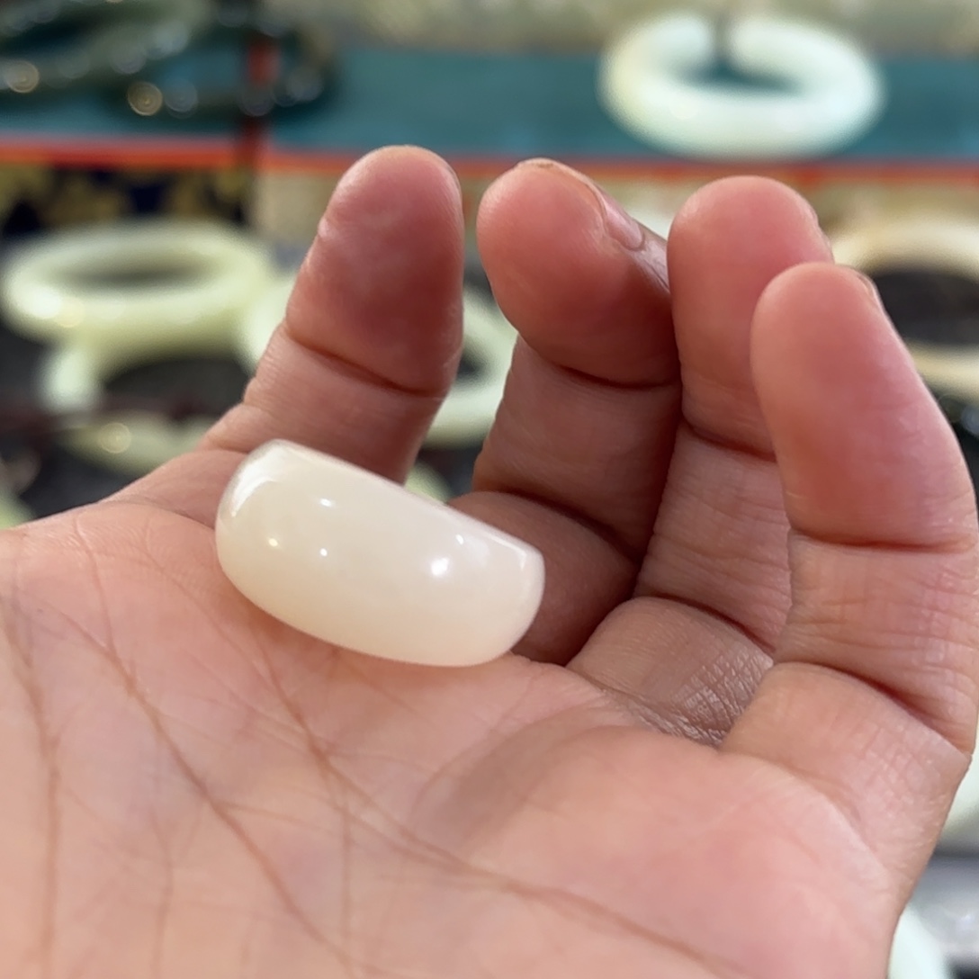 C***y和田玉（糖玉）未镶嵌手链